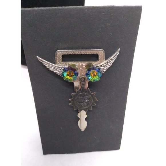 Greg Delaney Pin - Picture 6 of 6